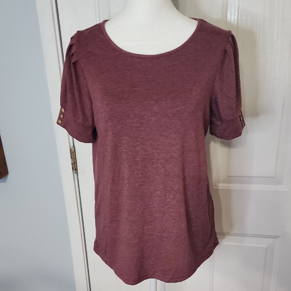 SHEIN Maroon Short Sleeve Top with Button Accents